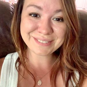 Meet your Posher, Leslie